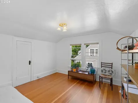 1332 Se Birch Street Portland OR 97214