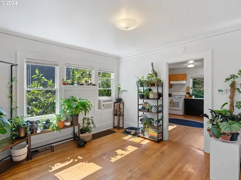1332 Se Birch Street Portland OR 97214