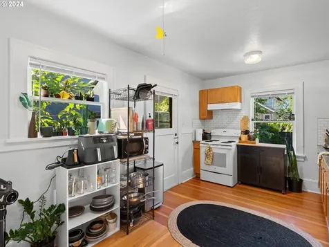 1332 Se Birch Street Portland OR 97214