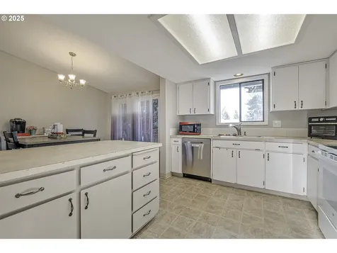 1348 NE Kennedy Lane Hillsboro OR 97124