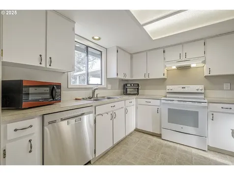1348 NE Kennedy Lane Hillsboro OR 97124