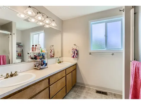 1348 NE Kennedy Lane Hillsboro OR 97124