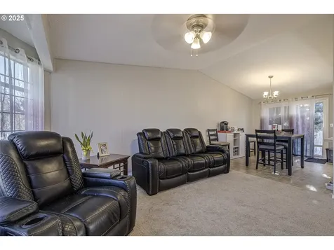 1348 NE Kennedy Lane Hillsboro OR 97124