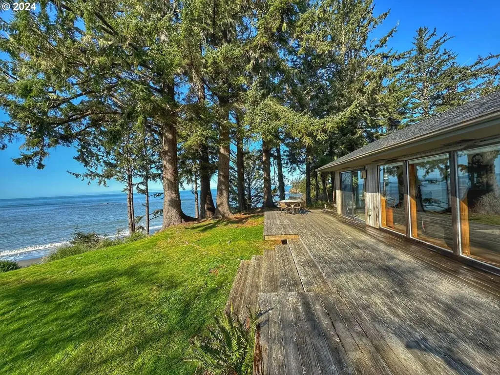 15532 Oceanview Drive Brookings OR 97415