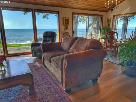 15532 Oceanview Drive Brookings OR 97415