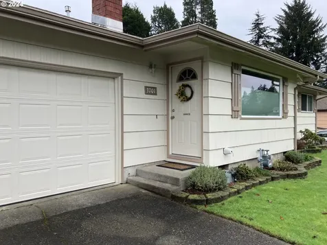 3701 Edgewood Drive North Bend OR 97459