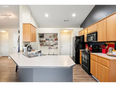 16020 NE 93rd Street Vancouver WA 98682