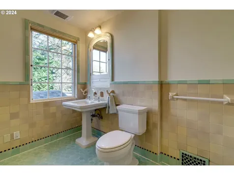 2923 Se Tolman Street Portland OR 97202