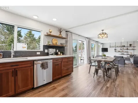 1101 E 33rd Place Vancouver WA 98661