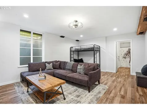 1101 E 33rd Place Vancouver WA 98661