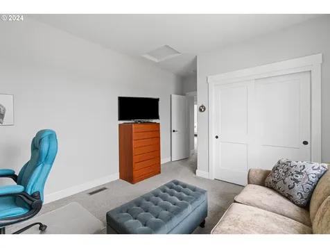 12777 Myrtlewood Way Oregon City OR 97045