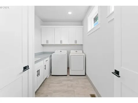 12777 Myrtlewood Way Oregon City OR 97045