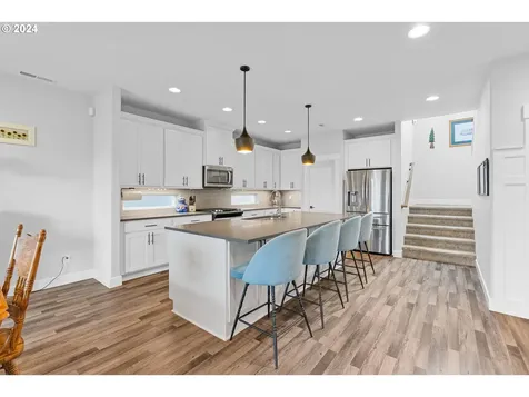 12777 Myrtlewood Way Oregon City OR 97045