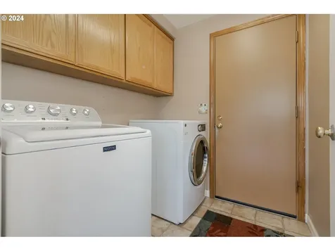 3225 Twin Elms Drive Eugene OR 97408