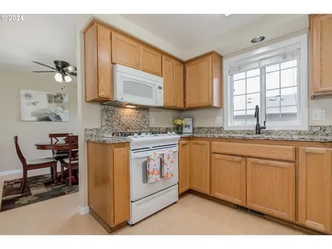 3225 Twin Elms Drive Eugene OR 97408