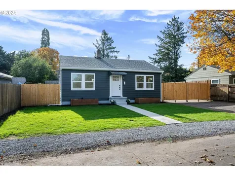 8516 NE Wygant Street Portland OR 97220