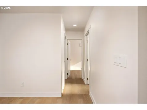 8516 NE Wygant Street Portland OR 97220