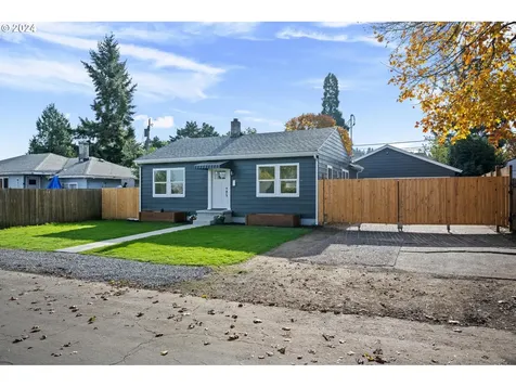 8516 NE Wygant Street Portland OR 97220