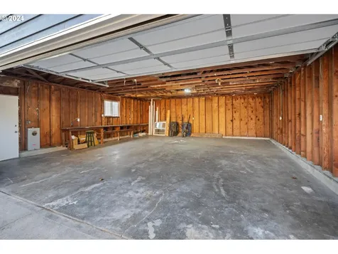 8516 NE Wygant Street Portland OR 97220