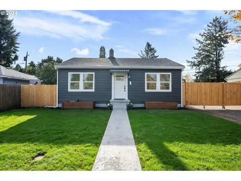 8516 NE Wygant Street Portland OR 97220