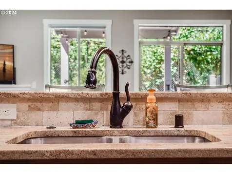 1843 Nw Sage Street Camas WA 98607