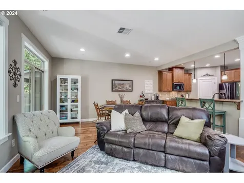 1843 Nw Sage Street Camas WA 98607