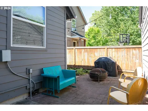 9450 N Woolsey Avenue Portland OR 97203