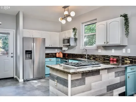 9450 N Woolsey Avenue Portland OR 97203