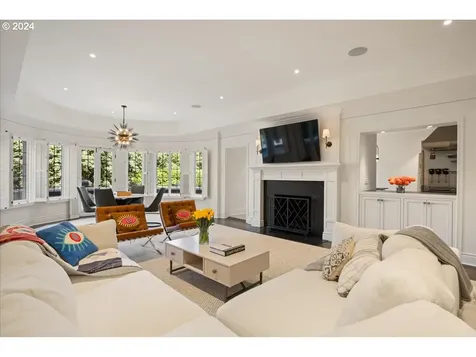 2681 SW Buena Vista Drive Portland OR 97201