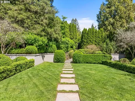2681 SW Buena Vista Drive Portland OR 97201