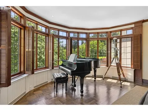 2681 SW Buena Vista Drive Portland OR 97201