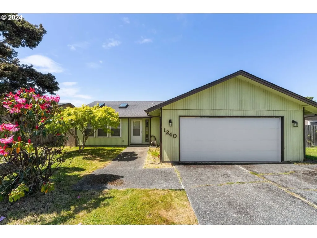 1240 Sanford Street Coos Bay OR 97420