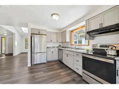 1240 Sanford Street Coos Bay OR 97420
