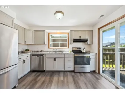 1240 Sanford Street Coos Bay OR 97420