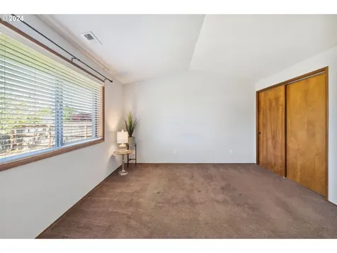 1240 Sanford Street Coos Bay OR 97420