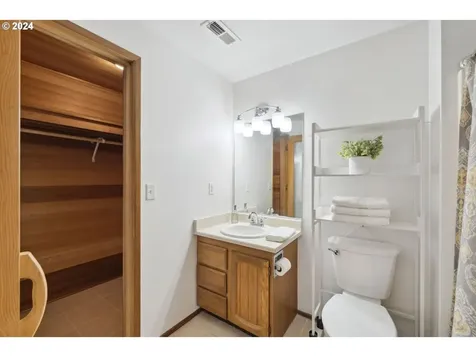 1240 Sanford Street Coos Bay OR 97420