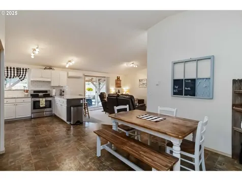 142 Charles Street Longview WA 98632