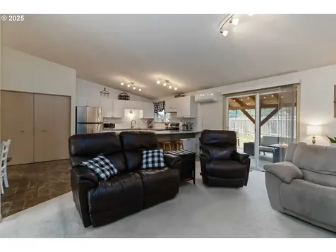 142 Charles Street Longview WA 98632