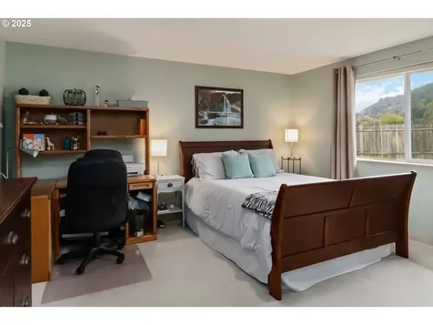 142 Charles Street Longview WA 98632