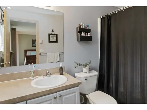 142 Charles Street Longview WA 98632