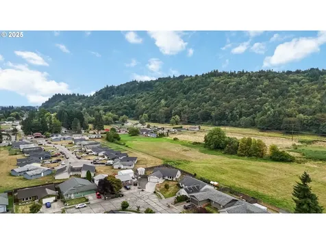 142 Charles Street Longview WA 98632