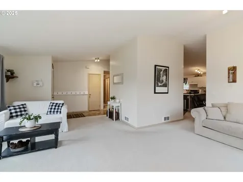 142 Charles Street Longview WA 98632