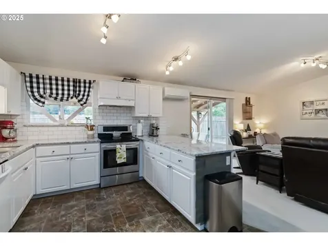 142 Charles Street Longview WA 98632