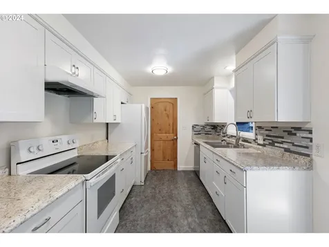 3045 Bell Avenue Eugene OR 97402