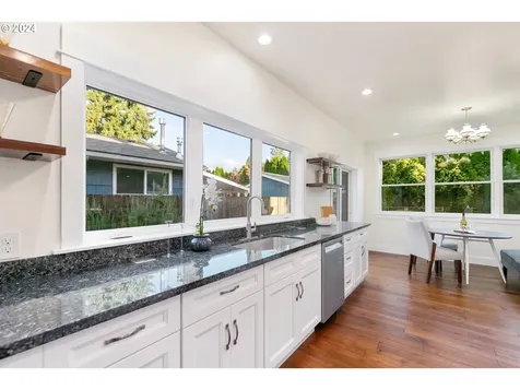 446 Nw Forest Street Hillsboro OR 97124