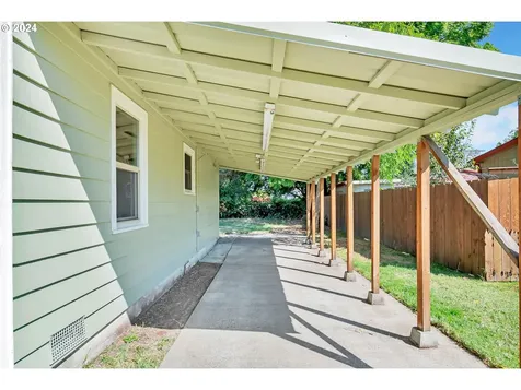 380 W G Street Halsey OR 97348