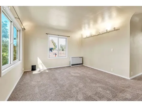 380 W G Street Halsey OR 97348