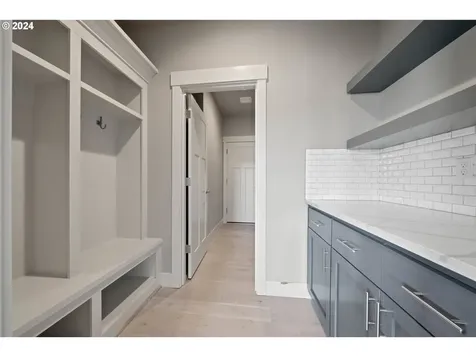 6458 Nw Lambert Lane Camas WA 98607