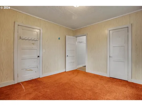 6047 SE Lambert Street Portland OR 97206