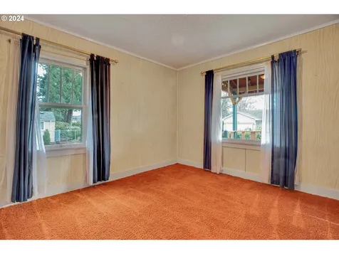 6047 SE Lambert Street Portland OR 97206